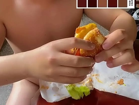 用食物汉堡包自慰射出后当成调味料吃掉 chinese basketball gay porn