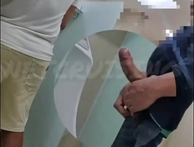 VENDO ESSE BANHEIRÃO DA VONTADE DE VOLTAR A FAZER DIÁRIO DE BANHEIRÂO gay porn chinese handsome