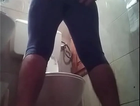 Sporty guy peeing after training! hot muscular indian gay porn