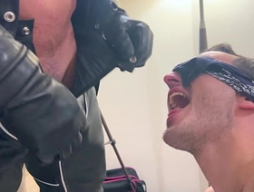 LEATHER MASTER DOMINATES TWINK- BRETT TYLER AND DAREK KRAFT chinese anime gay porn