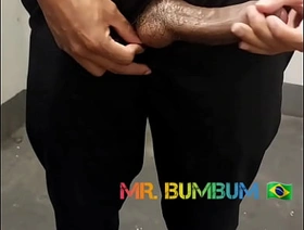 FODENDO COM HOMENS  CASADOS NA ESCADA DO SHOPPING . DIÁRIO DE BANHEIRÃO ( DIA 9 ) PARTE 2( COMPLETO NO RED E SUBSCRIÇÃO) korean gay shower porn