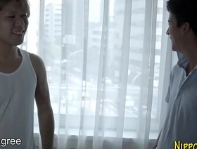 Japanese twink gets suck gay asian muscle massage porn