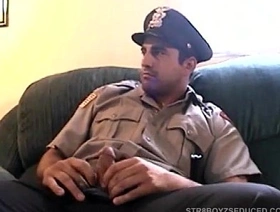 Vinnie Gives Straight Cop Zack A Blowjob free china gv gay porn