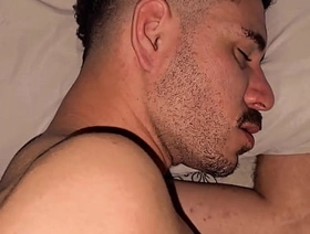 O CUZINHO CHEGA PISCA QUANDO O MACHO DA VIZINHA VEM PEDIR AÇUCAR LOGO CEDO, FODE E VAI EMBORA. hot gay abs porn