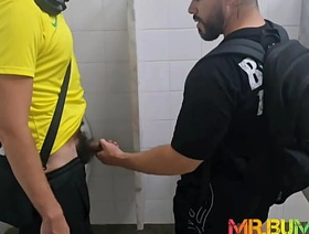 FAZENDO #BANHEIRÃO COM MEUS PARÇAS. PORQUE DE #BANHEIRO A GENTE ENTENDE sg shower gay porn
