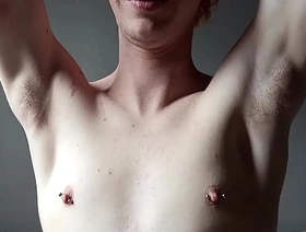 Macho falando putaria e brincando com as axilas gay japan handsome porn