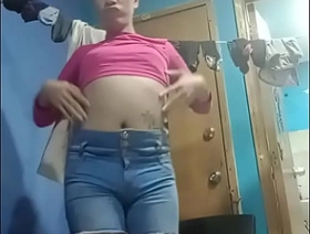 Cuando una linda chica tiende toda su ropa hardcore korean gay porn