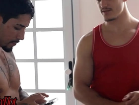 Putinho gozou comigo fudendo o cu dele japanese gay porn hot