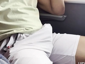 Punhetando no último banco do ônibus com um policial por perto gay porn korean drama