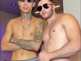 Fudendo o maloka magrinho no motel gay porn hot japan