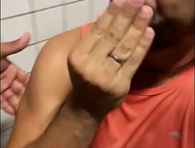 Doeu a primeira estocada, mas eu queria dar e ele meter, Eu fui brasileiro, não desisti nunca, Acostumei com a tora ?deixei empurrar chinese gay porn kiss