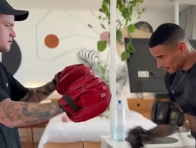 Amigo chamou pra treinar na casa dele, mas o cunhado dele estava lá e queria era dar pra nós dois. - Free gay sex china porn