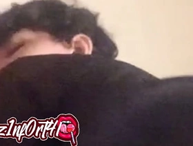 Chupando o branquinho safado no banheiro hot gay yaoi porn