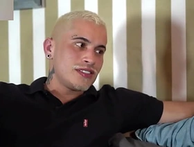 Contando pro meu p.r.i.m.o que tranzei com meu chefe. Ficamos com tesão e fizemos um troca troca gostoso. - Completo gay korean ass porn