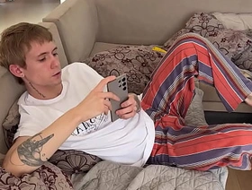 guy sends pic of his dick to his friend, guy with big dick fucks tight ass twink gay porn hot movie