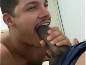 25cm bem GROSSO do Negão, me colocou pra mamar e pra sentar quase não aguento onlyfan taiwan gay porn