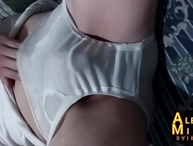 Sexy aficionado se acaricia suave y seductoramente la verga en ropa interior blanca Alejandro Mistral korean gay porn group