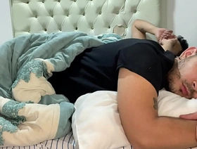 Padrastro me confunde cuando duermo me come el culo a pelo y me lo deja lleno de leche caliente hot gay new porn