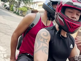 Subi na moto e na pica do meu amigo! hot gay stud porn