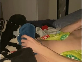 En visite chez les parents. Risque de me faire prendre. gay porn twink chinese