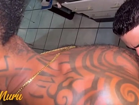 NERD NA AULA PRÁTICA DE SEXO COM O PRETINHO hot gay porn studs