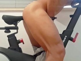 Hot Guy humping bike - cumming gay japan student porn