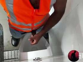 Fui usar o banheiro da academia e os bombados ficaram de olho gay muscle indonesia porn