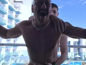 BALCONY DADDY FUCK IN FULL PUBLIC VIEW taiwan athlete gay porn