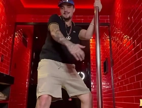 LEVEI MURRO NA COSTELA DO MALOKEIRO PUTO PAUZUDÃO gay porn hot hunks