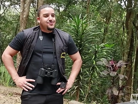 Fodi gostoso com o segurança do hotel abandonado. gay porn hot cute