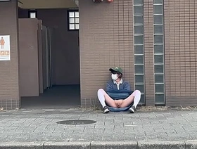 女装子まゆちゃんが公園駐車場のトイレ前でロングスカートでパンチラ露出を楽しんでいたのにがまんしきれずパンツを脱いで下半身丸出し露出プレイを楽しむ chinese gay suit porn