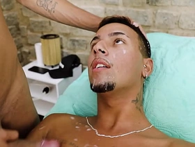 Comi o cu do meu namorado depois de pedir em namoro! chinese delivery man gay porn