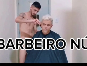 Atendimento TOP do Barbeiro mais gostoso do Brasil o Barber shop putao. Recebeu pica como pagamento. korean gay porn movies