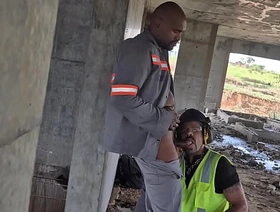 Depois que todos foram embora os trabalhadores transam descaradamente no prédio em contrução hot gay porn models