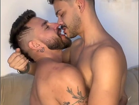 Fodi gostoso o Ikarus com essa carinha de pidão china ktv gay porn
