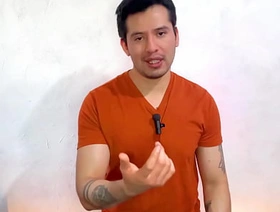 Patron maduro dotado de 20cm pone al jardinero musculoso a darle sexo oral mientras su esposa no esta en casa! Relato sexual gay muscle porn japan