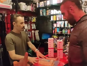 Do sex shop direto pra pica do Big Marcos hot gay celebrity porn