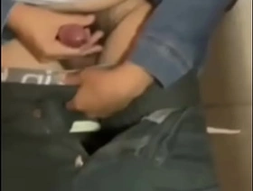 Cruising en los baños de un centro comercial japan freeze gay porn