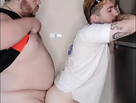 Ursão chupou meu último picolé então tive que chupar o picolé dele (COMPLETO NO RED) korean gay porn ass