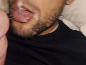 Era para assistir um filme na Netflix e acabou com carícias na rola, punhetando e rola na boca desses machos. Completos no Sheer.com japan classroom gay porn