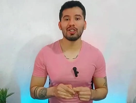 Mi Roomie hetero con novia me penetra a pelo en mi cama mientras el ve videos porno heteros! Relato sexual gay porn hot massage