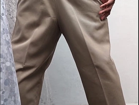 Maestro caliente se saca la leche sex porn gay japan