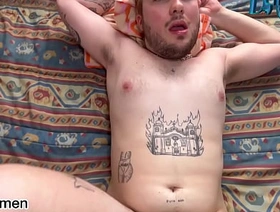 Branquinho do cu tatuado levando rola monstra (completo no RED) hunk ch japan gay porn