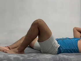 Ayuda banda, me están succionando mi culito por primera vez y la neta me está gustando vietnam gay massage porn