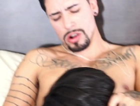 Arrebentando o namorado da minha amiga hot gay comic porn