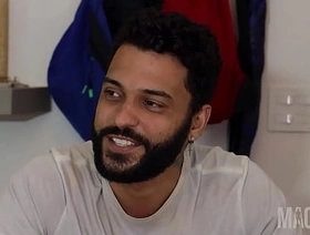 Professor de português ensina como se dá o cu no Brasil hot porn gay desi