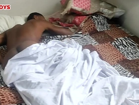 O mavambo e o cliente safado undefined Completo hot gay porn threesome