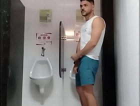 Safadeza no banheiro da academia vietnam gay porn telegram