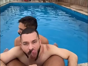 Reverzamento de Rola na cu do boy na piscina do Hotel japan gay porn torrent