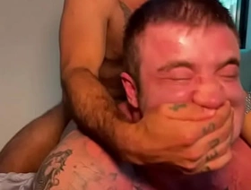 Eu e o Pauzudo do Cawboy do Marcelo Debian fizemos uma Dupla Pentração no Blessed Boy e enchemos de Leite o Rabo dele korean gay porn fuck